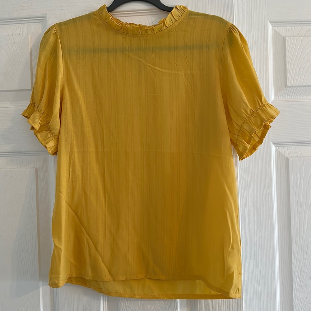 Women’s yellow blouse. Size M